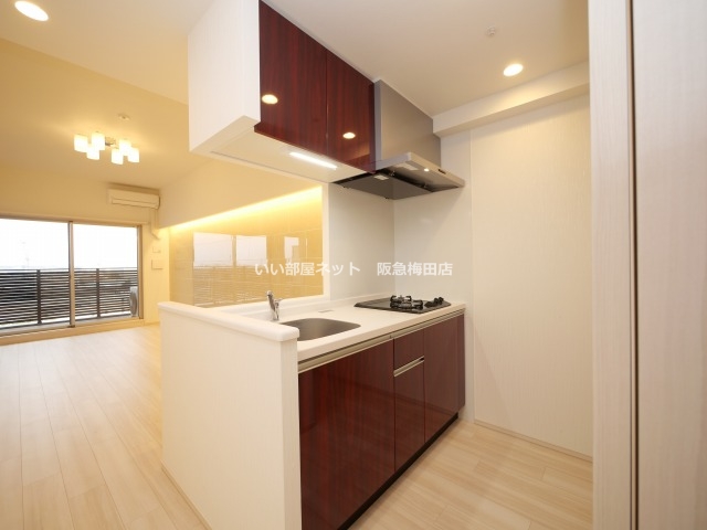 キッチン　同リーズ別部屋仕様になります。