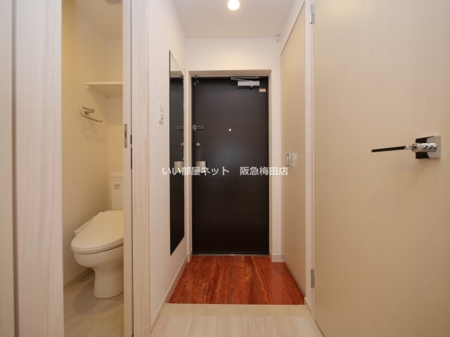 玄関　同リーズ別部屋仕様になります。