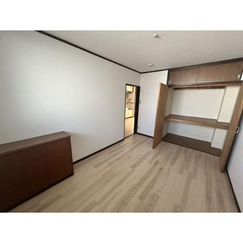 居室・リビング　室内