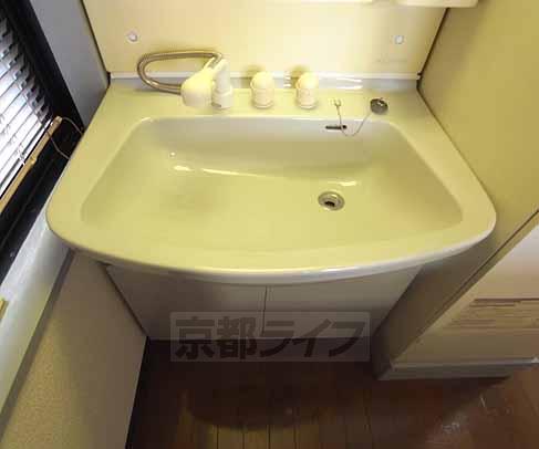 その他設備　独立洗面台です。