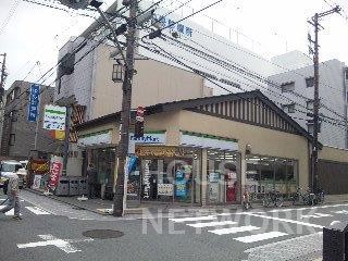 コンビニ　ファミリーマート京都三条高倉店（コンビニ）まで42m