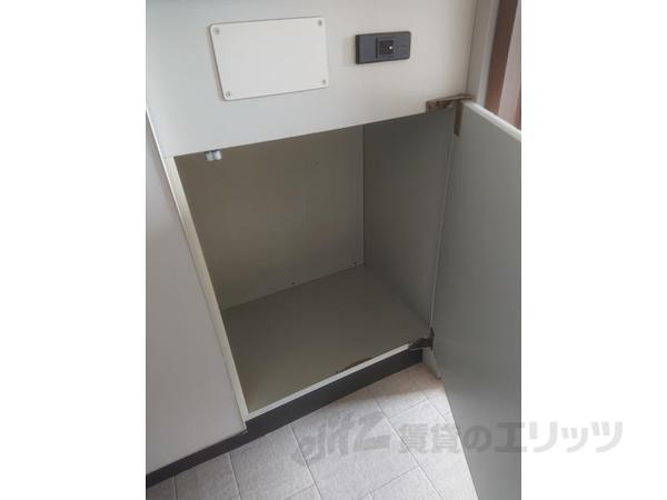 収納　キッチン下収納