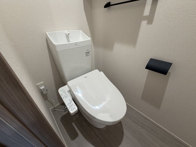 トイレ　別号室の写真です。