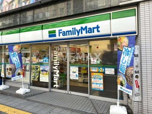 コンビニ　ファミリーマート 名古屋栄一丁目店（コンビニ）まで63m