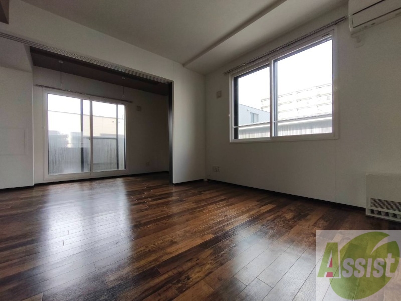 居室・リビング　広々としたリビングですね。使い勝手がよさそうですね！