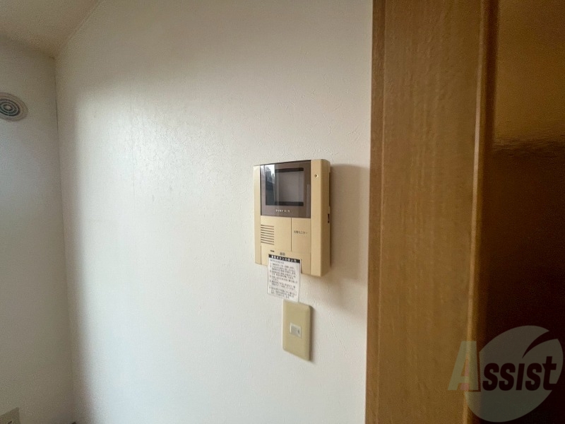 セキュリティ　ＴＶモニター付インターホンです。来客者の顔が見えるので安心！