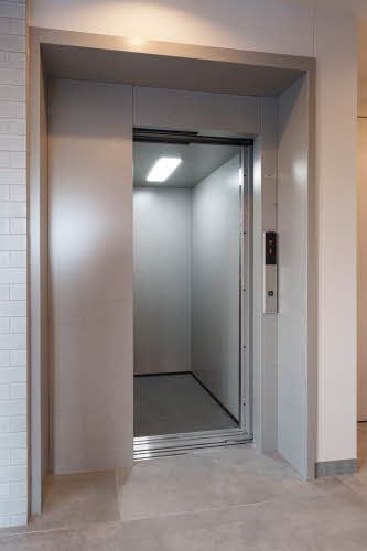 建物外観　エレベーター