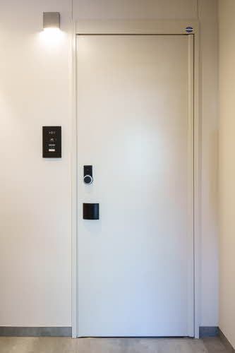 その他設備　玄関ドア