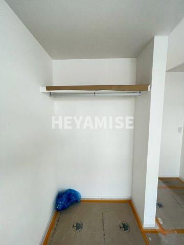 収納　建築途中のお部屋の写真となります。