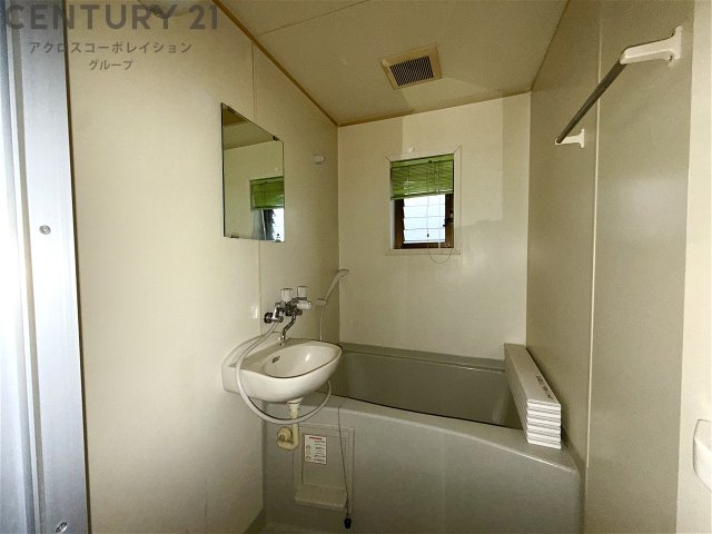 バス・シャワールーム　お風呂トイレ別です☆