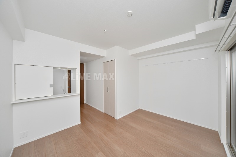 居室・リビング　※別号室参考写真