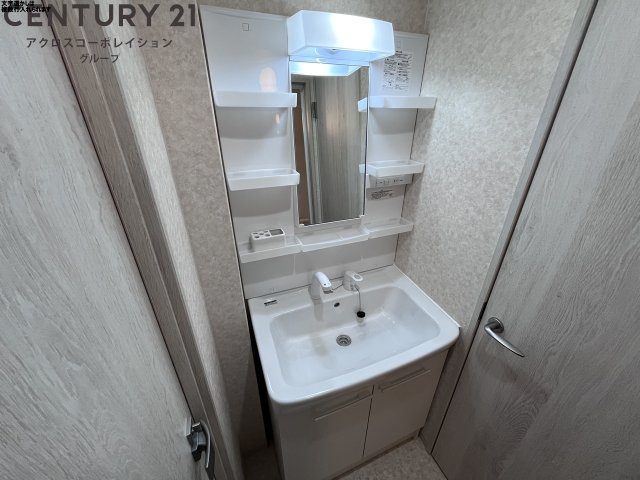 洗面設備　収納スペースもある洗面化粧台です！