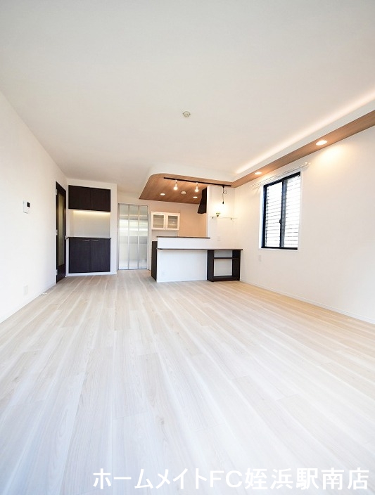 居室・リビング　★スーパー・コンビニ等徒歩圏内♪★