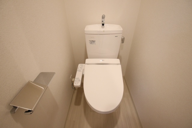 トイレ　※別室の参考写真の為、現況優先です。