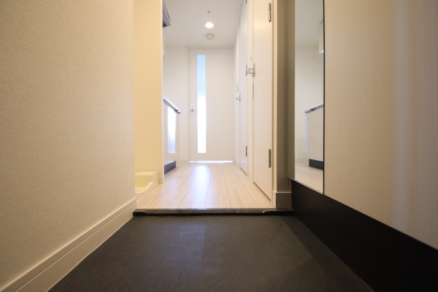 玄関　※別室の参考写真の為、現況優先です。