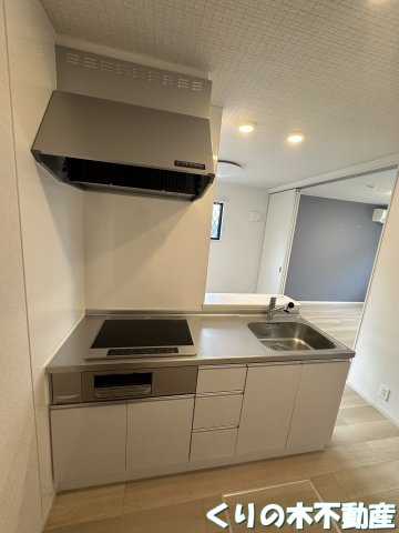 キッチン　コンパクトなキッチンで掃除もラクラク