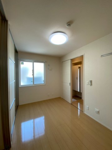 居室・リビング　ゆったりした洋室です