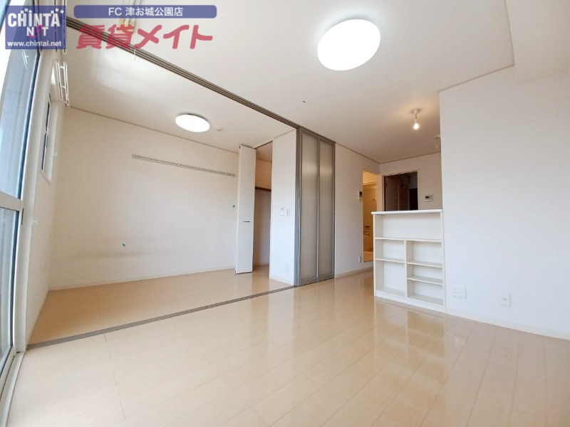 居室・リビング　別部屋同型タイプ写真です。