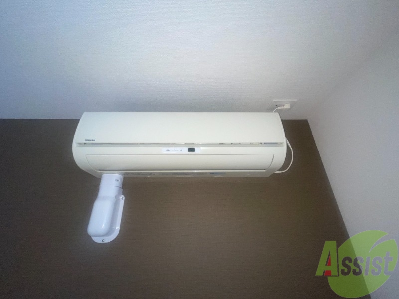 その他設備　エアコンはリビングにあり寒暖対策も充実しています。