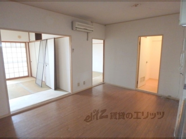 居室・リビング　リビング