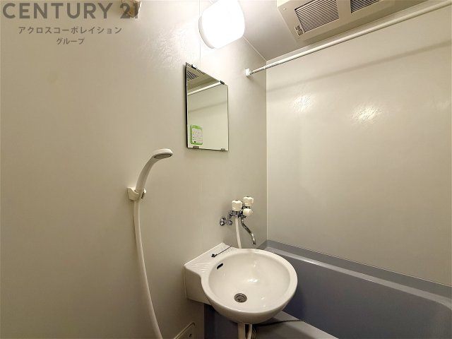 洗面設備　鏡付いてます☆