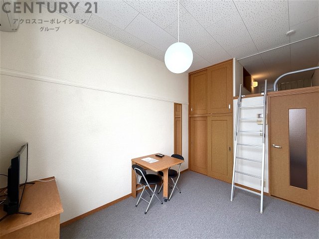 居室・リビング　家具、ロフト付き☆