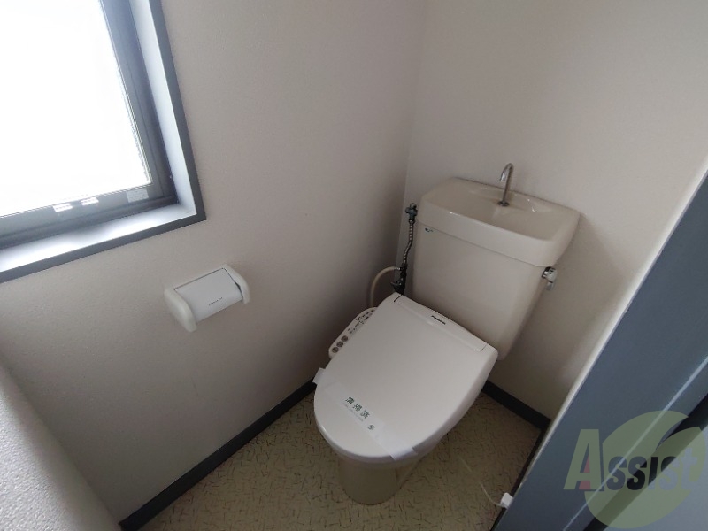 トイレ　トイレは綺麗でウォッシュレットも付いて快適にお使い頂けます。