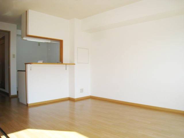 居室・リビング　同物件別号室の写真です。