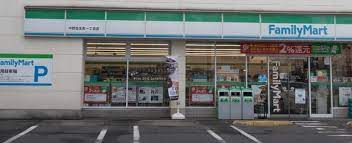 コンビニ　ファミリーマート 中野弥生町一丁目店（コンビニ）まで135m