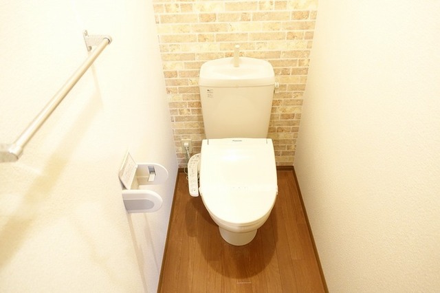 トイレ　温水洗浄暖房便座トイレ