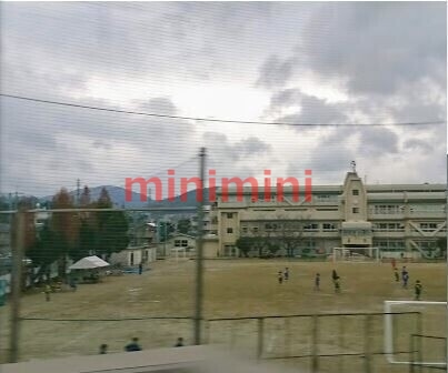 中学校　茨木市立三島中学校（中学校）まで649m