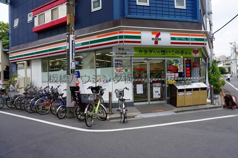 コンビニ　セブンイレブン北区赤羽2丁目店（コンビニ）まで385m