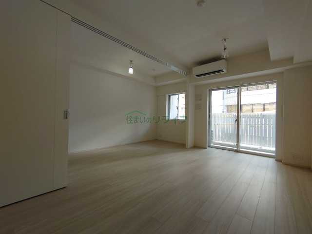 居室・リビング　コンフォリア東新宿　※同タイプの別部屋写真です