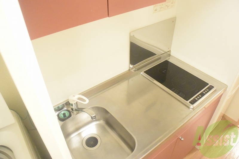 キッチン　スペース、収納ともに広いです！！