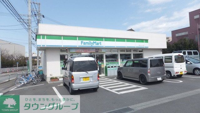 コンビニ　ファミリーマート（コンビニ）まで249m