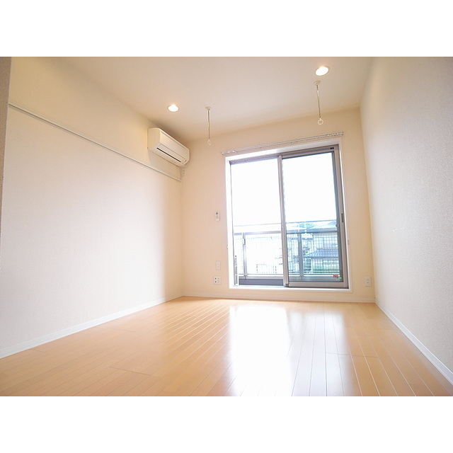 居室・リビング　別号室写真