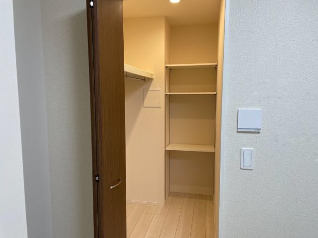 収納　ウォークインクローゼット