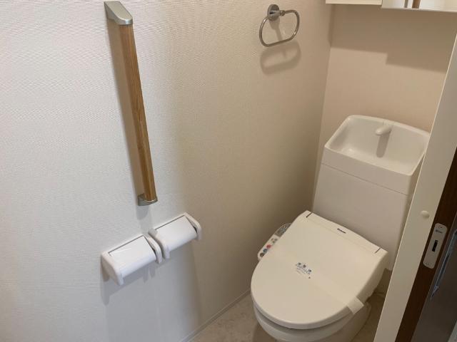 トイレ　シャワー付トイレ