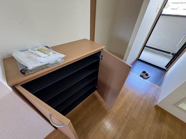 収納　シューズボックス