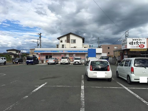 コンビニ　ローソン（コンビニ）まで966m