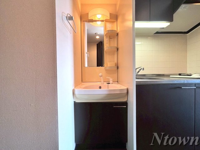 洗面設備　使いやすい独立洗面台です