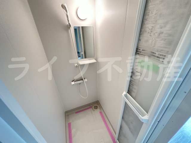 バス・シャワールーム　すっきりとしたシャワールームです