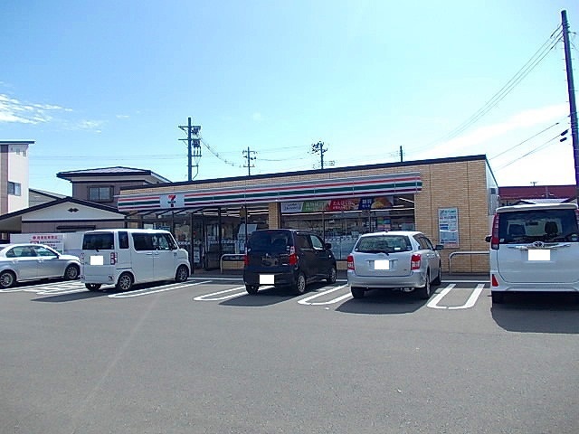 コンビニ　セブンイレブン（コンビニ）まで613m