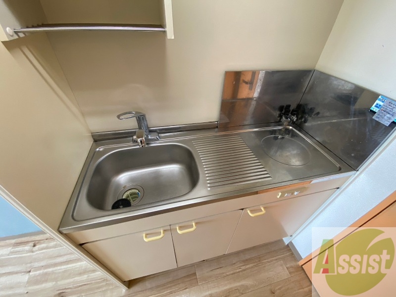 キッチン　キッチンです。ご自身でコンロを設置していただけます。