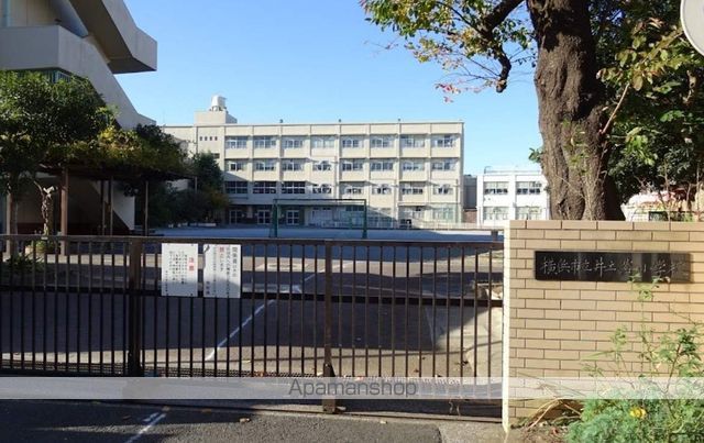 小学校　横浜市立井土ヶ谷小学校（小学校）まで733m