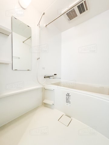 バス・シャワールーム　浴室乾燥機付きのお風呂です♪