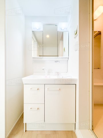 洗面設備　綺麗で明るい洗面所です☆