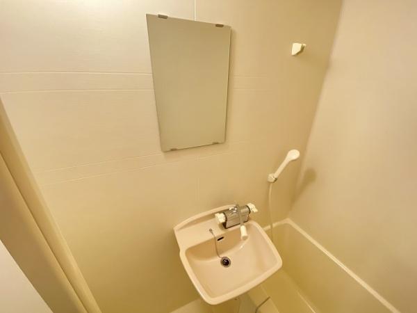 洗面設備　洗面台付き！