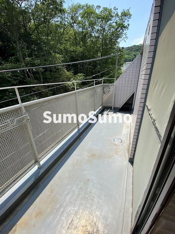 バルコニー　落ち着いた時間を過ごせるバルコニーです