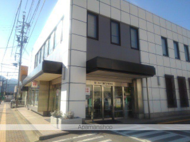 銀行　八十二銀行戸倉支店（銀行）まで1600m